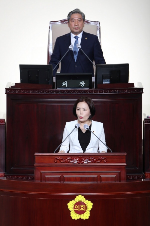 [사진설명]권정선 의원, 제345회 임시회 5분발언을 하고있다.