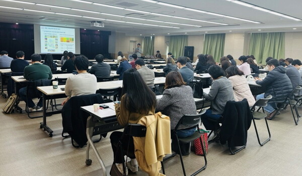 부천시 구·동 마을공동체 담당 공무원 ‘우리 동네 신(新)활동가 찾기’ 직무교육 진행 모습